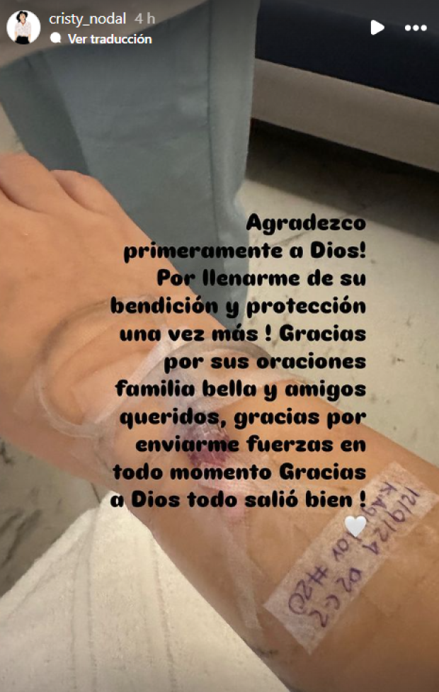 Madre de Christian Nodal en el hospital