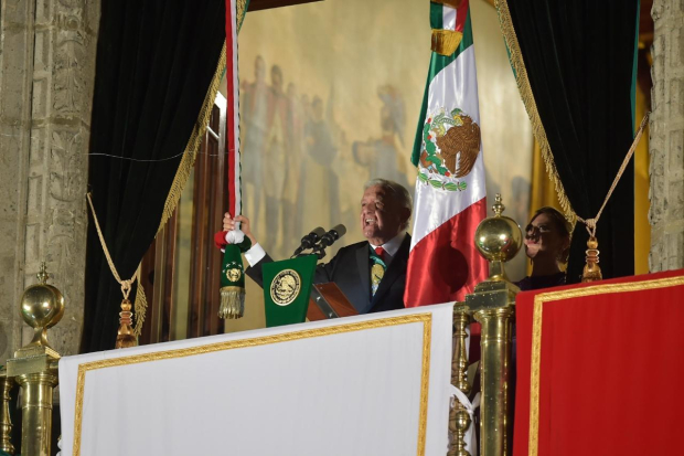 Entre gritos eufóricos, López Obrador dió su último grito de independencia