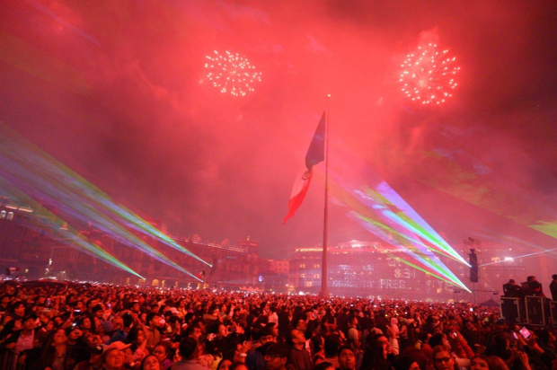 Tras el Grito de Independencia de AMLO, hubo un espectáculo de fuegos artificiales.