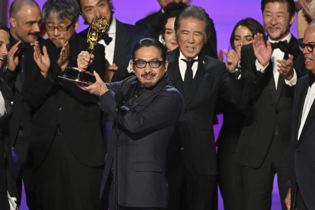 Hiroyuki Sanada recibe el premio de Mejor Serie Dramática por Shogun