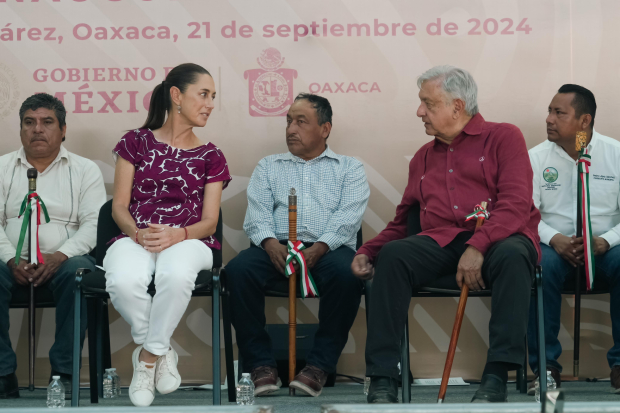 Claudia Sheinbaum acompañó a López Obrador en su gira por Oaxaca.