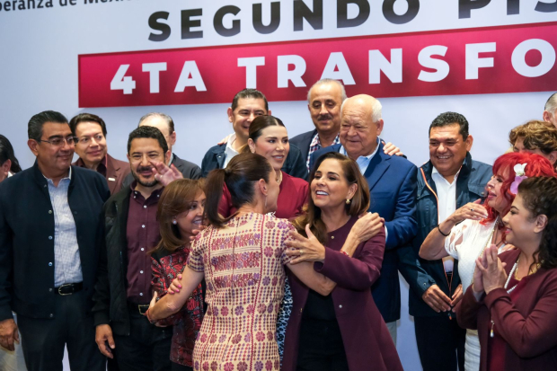 Gobernadoras y gobernadores en reunión con Claudia Sheinbaum para fortalecer los pilares del movimiento de la Cuarta Transformación.