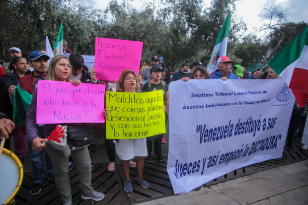 Trabajadores del PJ se manifestaron en las inmediaciones del INE.