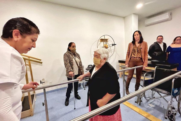 El Aula de Rehabilitación Geriátrica en el Centro de Atención a la Salud “Tolteca” es un espacio donde las personas adultas mayores encontrarán la atención que necesitan para mejorar su movilidad.