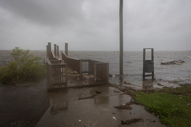 Severas Inundaciones y daños en las costas se registraban hasta anoche en Florida por el impacto del huracán Helene.