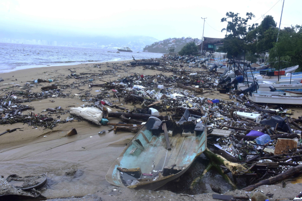 Las lluvias dejaron severos daños en el puerto.