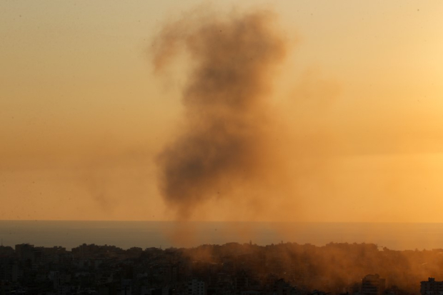 Humo en Beirut, tras ataque israelí.