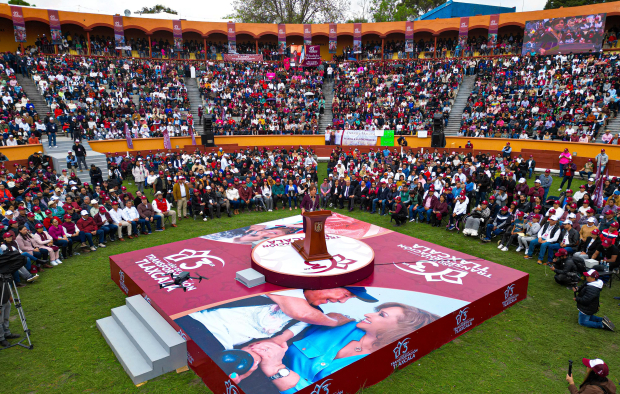 Lorena Cuéllar celebró tres años al frente de Tlaxcala. 