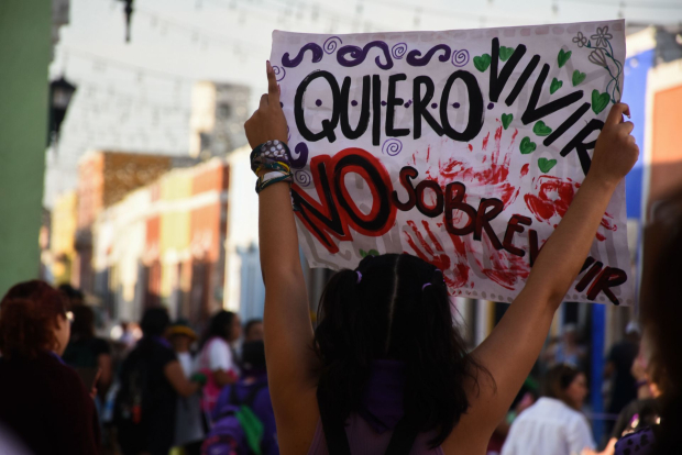 Varios colectivos feministas realizaron la marcha con motivo del 8M en Campeche.