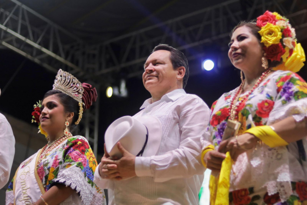 El gobernador electo de Yucatán, Joaquín Díaz Mena, visitó el municipio de Hoctún.