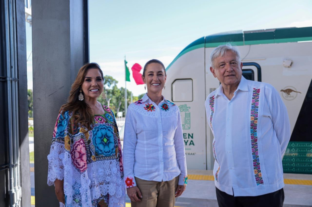 De izquierda a derecha: Claudia Sheinbaum, Mara Lezama y López Obrador.