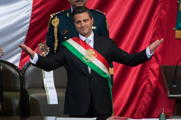 Enrique Peña Nieto, tomó protesta como Presidente Constitucional en la Cámara de Diputados