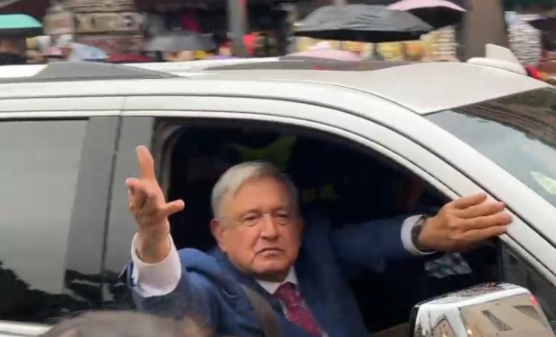 El Presidente Andrés Manuel López Obrador, ayer al salir de Palacio Nacional.