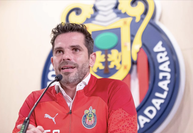 Fernando Gago durante su presentación como director técnico de Chivas