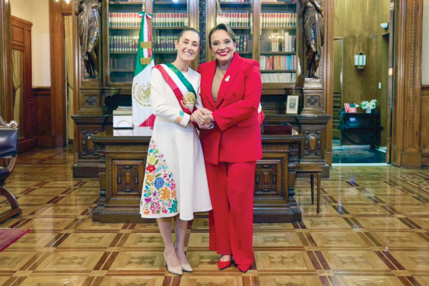 Claudia Sheinbaum y Xiomara Castro, ayer.