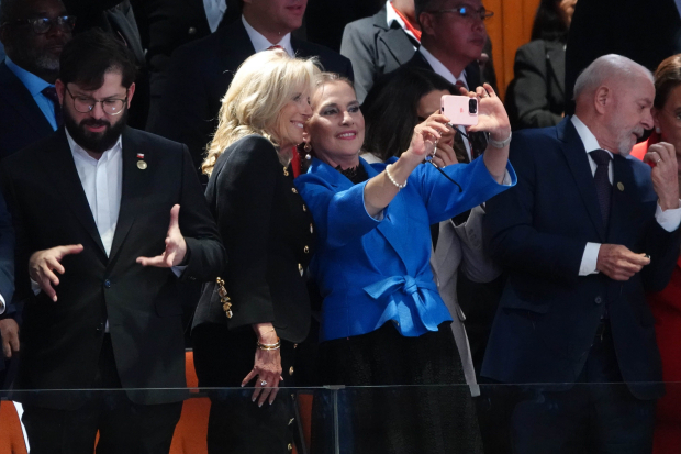 Gabriel Boric, Jill Biden, Beatriz Gutiérrez y Lula da Silva.