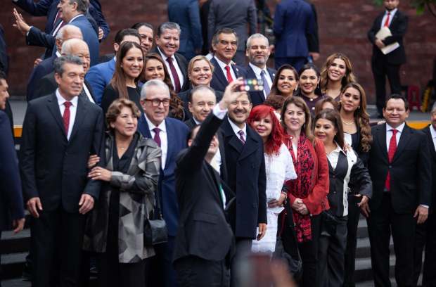 Gobernadores, el Jefe de Gobierno y la Jefa de Gobierno electa, ayer.