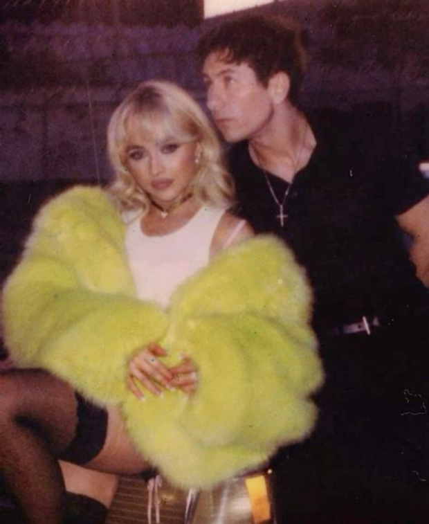 Sabrina Carpenter y Barry Keoghan