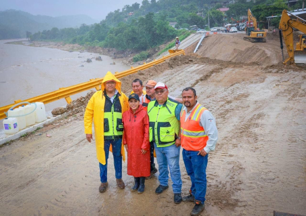 Evelyn Salgado también supervisó trabajos que lleva a cabo la SICT.