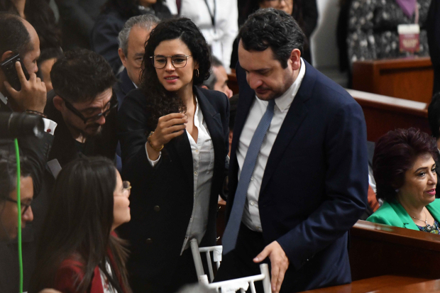 Luisa María Alcalde y Andrés López Beltrán.