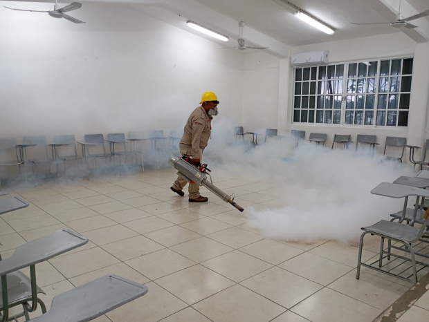 Autoridades de Quintana Roo celebran los avances en la lucha contra el dengue, logrando la mejor posición histórica en casos.