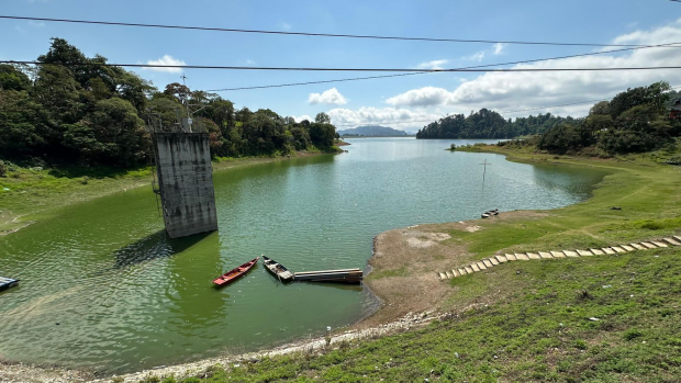 Alejandro Armenta urge a sanear el Río Atoyac.