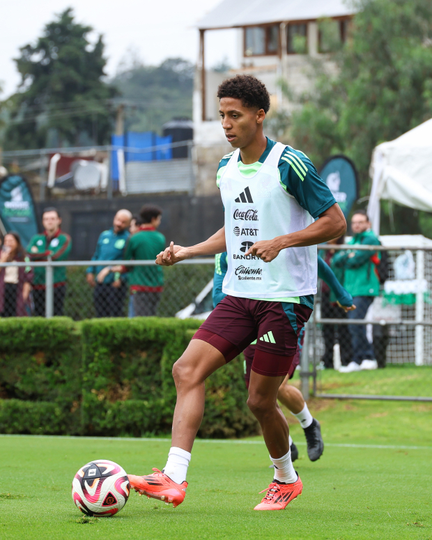 Ozziel Herrera en el entrenamiento, ayer.