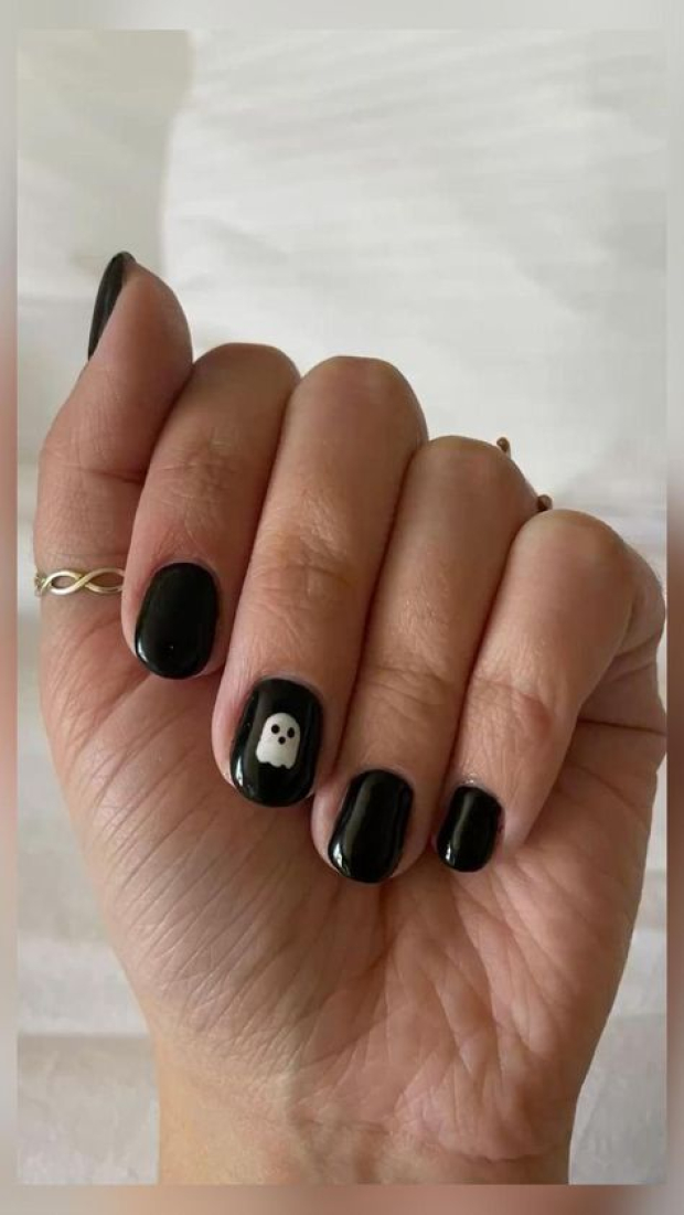 Uñas cortas para Halloween 2024