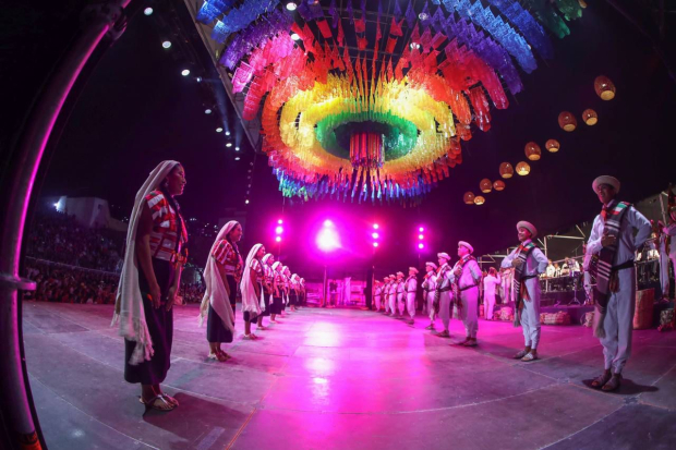 La Guelaguetza oaxaqueña brilla en la ceremonia de apertura del Festival Internacional Cervantino 2024.