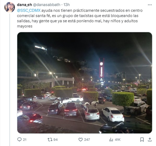 Usuarios denuncian bloqueo en salidas de plaza Santa Fe.