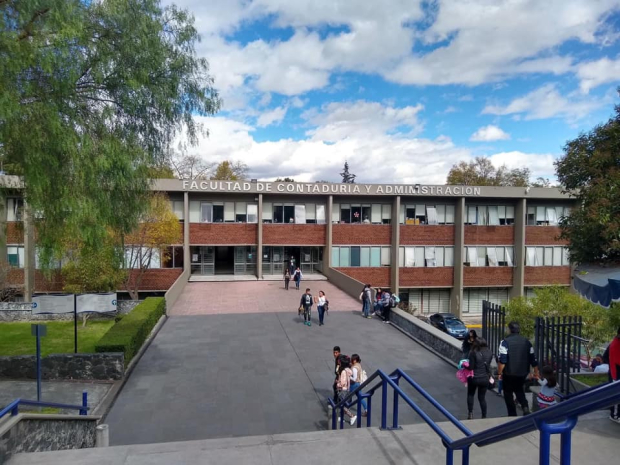 Betzabeth es egresada de la Facultad de Contaduría y Administración.