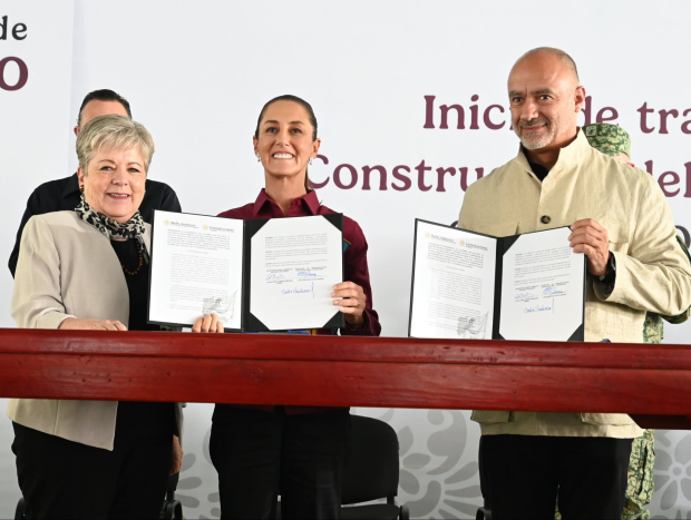 De izq. a der.: Alicia Bárcena, Claudia Sheinbaum y Jesús Esteva.