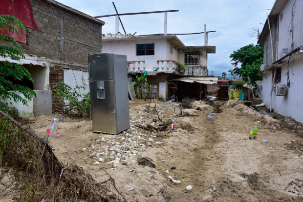 Paso de huracán John afectó regiones de Guerrero como Acapulco y Coyuca.