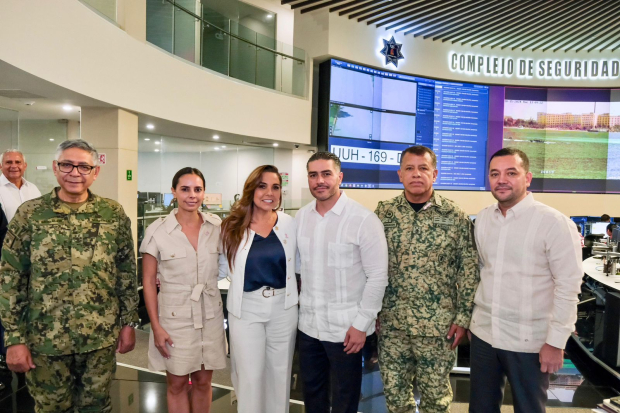 La gobernadora Mara Lezama junto a Omar García Harfuch, al centro.