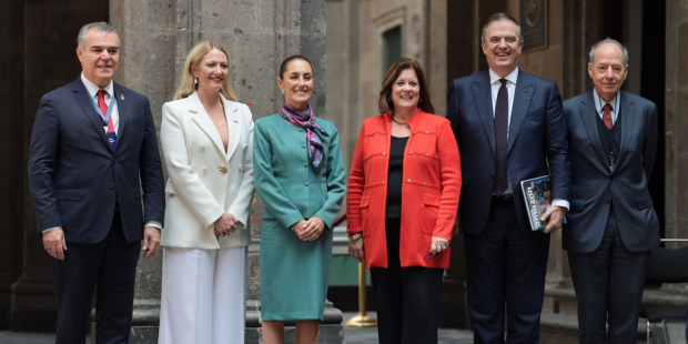 Asistentes a la reunión con la presidenta de México, Claudia Sheinbaum.