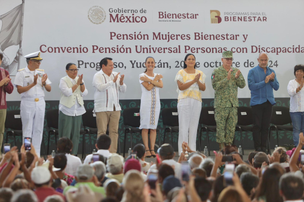 Al centro, la Presidenta Claudia Sheinbaum.