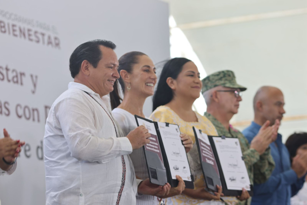 Joaquín Díaz Mena encabezó, junto a Claudia Sheinbaum, la firma del Convenio Pensión para el Bienestar de las Personas con Discapacidad.