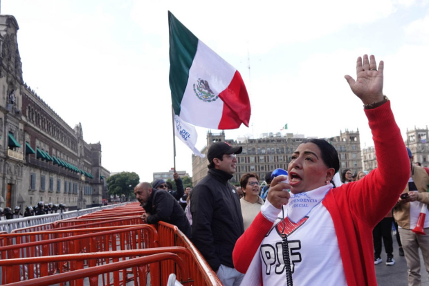 Manifestantes contra la reforma judicial, en fotografía de archivo.