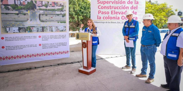 La gobernadora Evelyn Salgado Pineda realizó una recorrido de supervisión en la construcción del Paso Elevado de la Colonia Obrera.