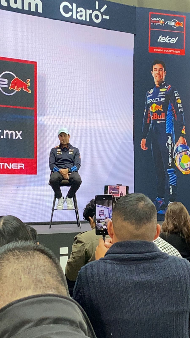 Checo Pérez en una conferencia previa al Gran Premio de México de F1