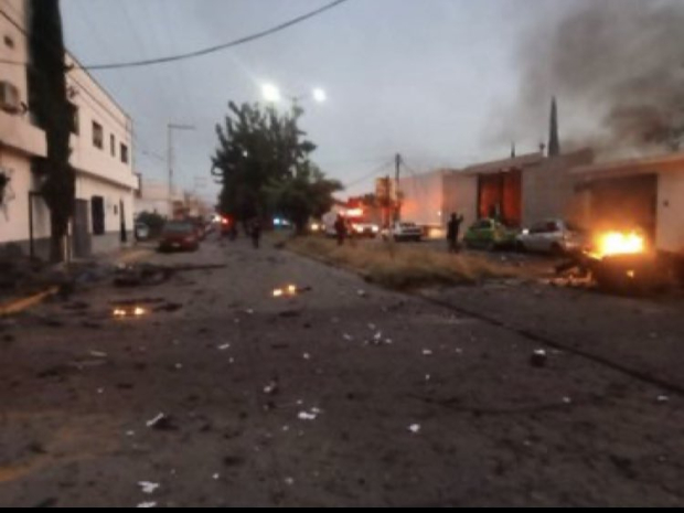 Explota coche bomba frente a dirección de la SSP de Acámbaro, Guanajuato