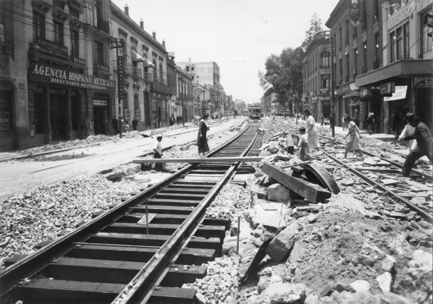 Av. Hidalgo, 1935, del acervo del Museo Archivo de la Fotografía.