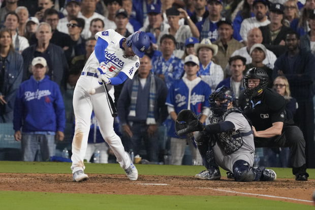 Freddie Freeman conecta un homerun de cuatro carreras para darle la victoria a Dodgers sobre Yankees en extrainnings en el Juego 1 de la Serie Mundial 2024.