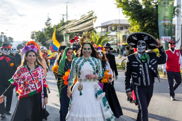 Celebran en San Luis Potosí cultura y tradición con motivo del Día de Muertos.