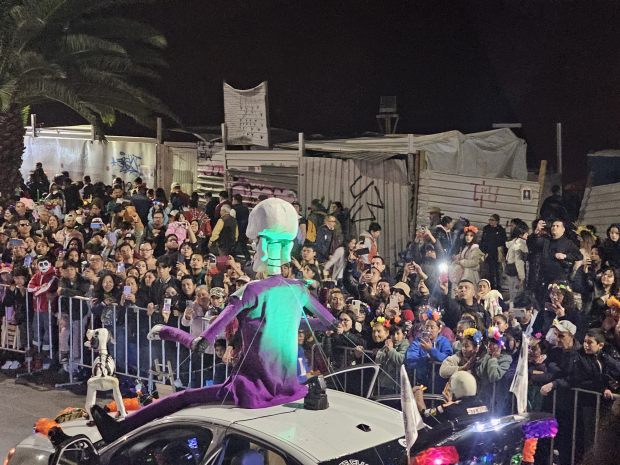 Mega Procesión de Catrinas reunió a miles de personas en la CDMX.