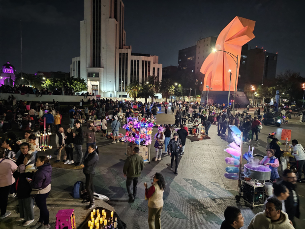 La procesión avanzó sobre Paseo de la Reforma con dirección al Zócalo.