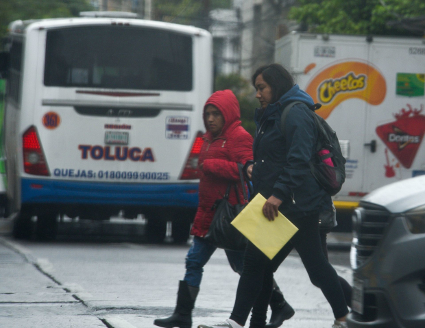 Frentes fríos pueden provocar lluvias ligeras. 