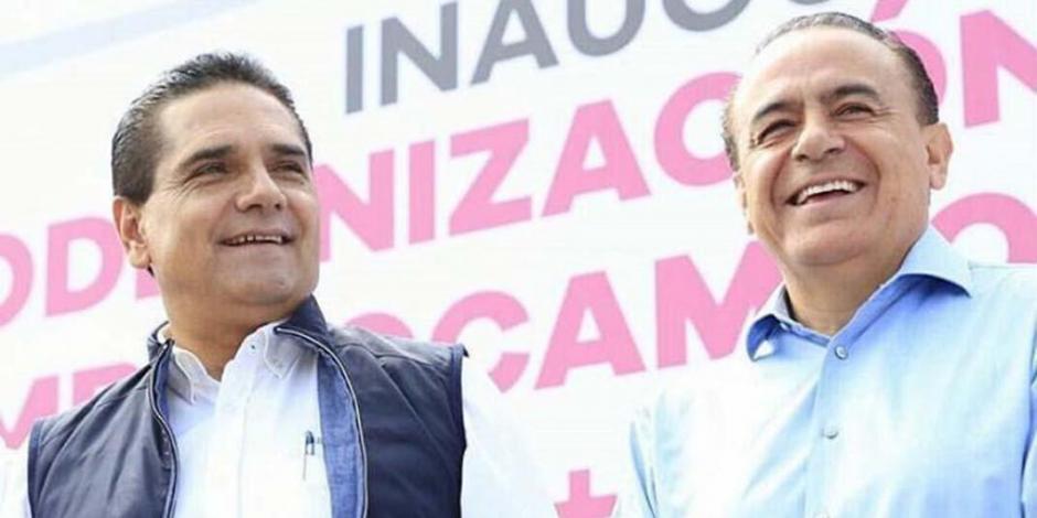 El gobernador Silvano Aureoles (izq.) y Pascual Sigala en un evento de gobierno.