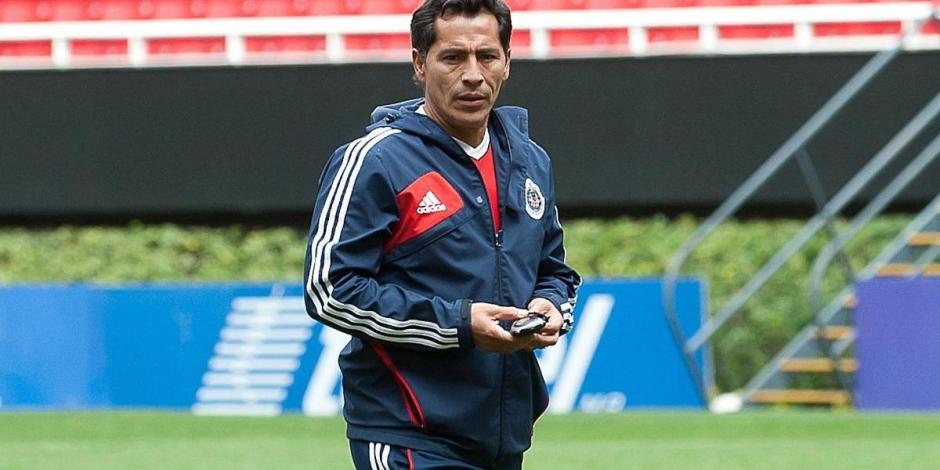 El Maestro, en un entrenamiento cuando dirigía a Chivas, en 2013.