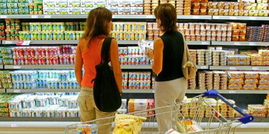 Confianza del consumidor sube 16.8% anual; cae 0.2% en agosto